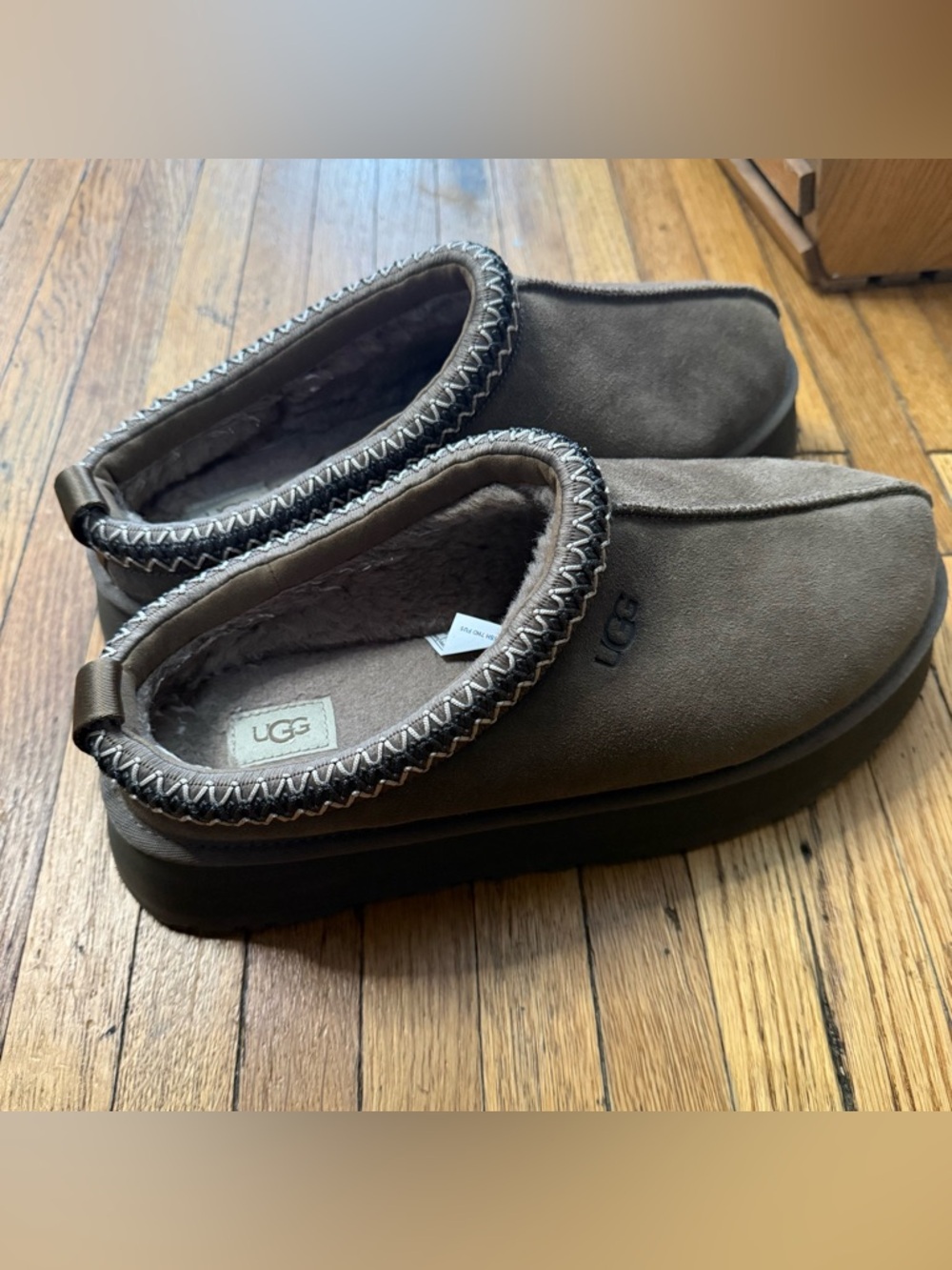 UGG Women’s Tazz II Platform Hickory Colored Slipper - Size 12